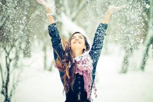 Why does a woman dream about snow?